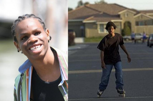 Bạn có tin không? Cậu bé có thể định vị bằng tiếng vang. Ben Underwood có tuổi thơ khá đáng thương khi 2 tuổi đã bị ung thư võng mạc, sau đó phải cắt bỏ mắt nhằm tránh biến chứng. Từ 5 tuổi, cậu bắt đầu học cách định vị bằng tiếng vang giống loài dơi, cậu tặc lưỡi để tạo tiếng động rồi lắng nghe tiếng vang dội lại từ các vật thể xung quanh. Chính vì lẽ đó, cậu bé hiện giờ có thể đi được xe đạp, chơi bóng rổ, lái xe đạp.