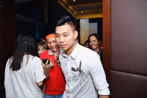 Hậu vệ Văn Thanh.