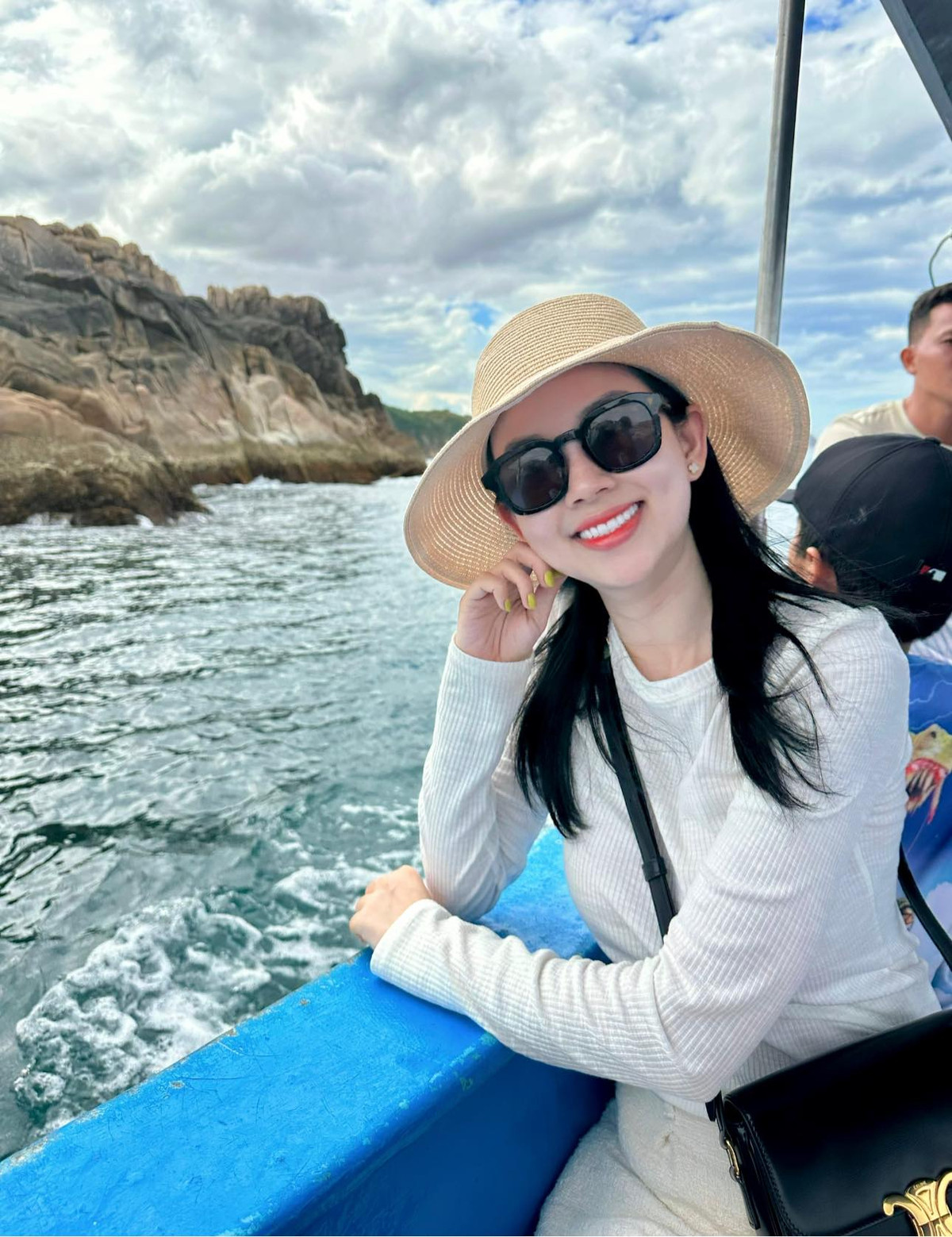 Ở tuổi ngoài 30 và hiện đang là mẹ 1 con, Ly Kute chuộng phong cách nữ tính nhẹ nhàng.