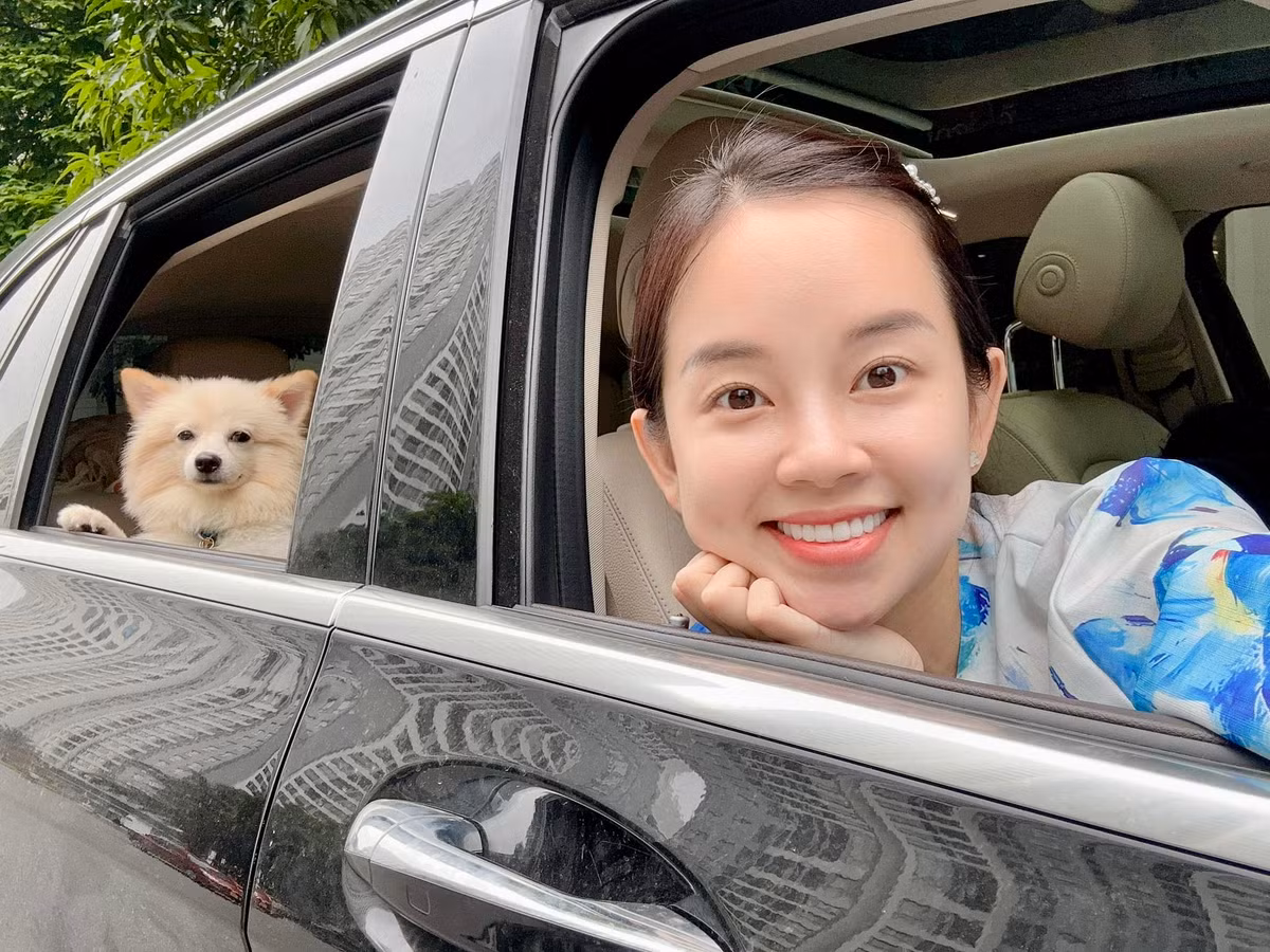 Ly Kute sinh năm 1990, hiện đã ngoài 30 tuổi và đang là mẹ 1 con nhưng sắc vóc của cô vẫn vô cùng trẻ trung, thon gọn.