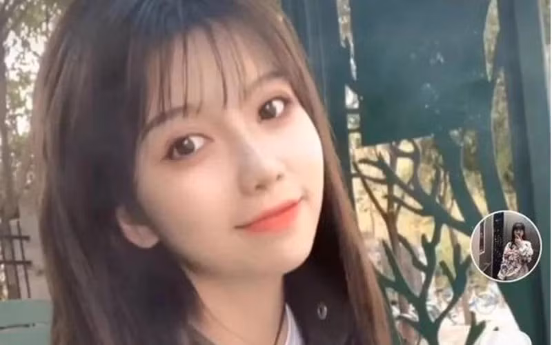 Các nữ streamer thu hút một lượng lớn fan theo dõi nhờ vào nhan sắc tươi tắn khi live. Tuy công nghệ hiện đại khi bật filter giúp nâng tầm hình ảnh nhưng cũng lại là “con dao hai lưỡi” một khi lỡ làng.