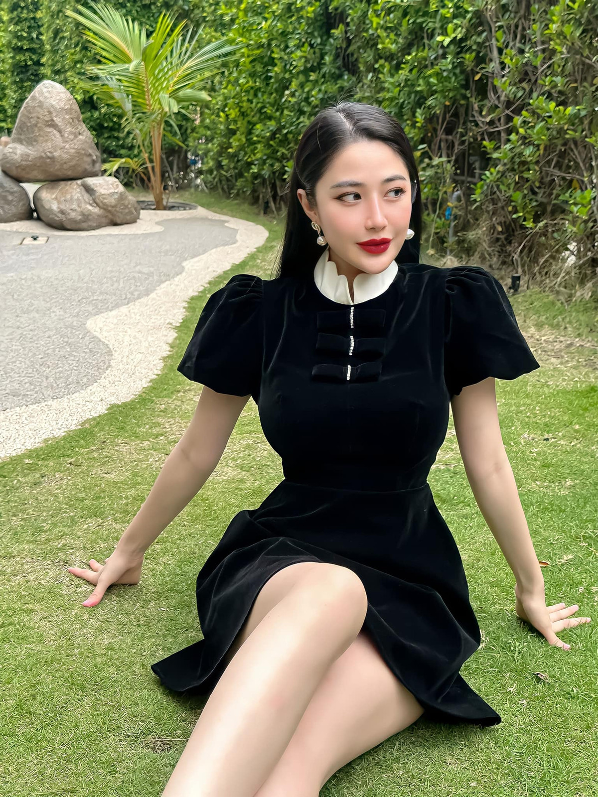 Gonpink có thân hình chuẩn đẹp đồng hồ cát, dễ dàng mặc đẹp nhiều kiểu trang phục khác nhau.