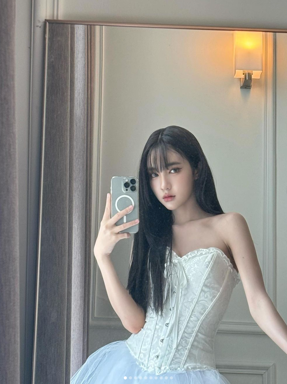 Dù là người chuyển giới nhưng Yoshi lại sở hữu nét đẹp tự nhiên, dịu dàng và giọng nói vô cùng nữ tính.