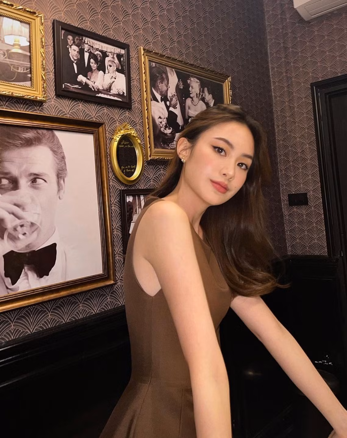 Loạt ảnh nhanh chóng nhận được nhiều lượt tương tác từ người hâm mộ. Nhiều fans Việt Nam gửi lời khen sắc vóc của người đẹp này.