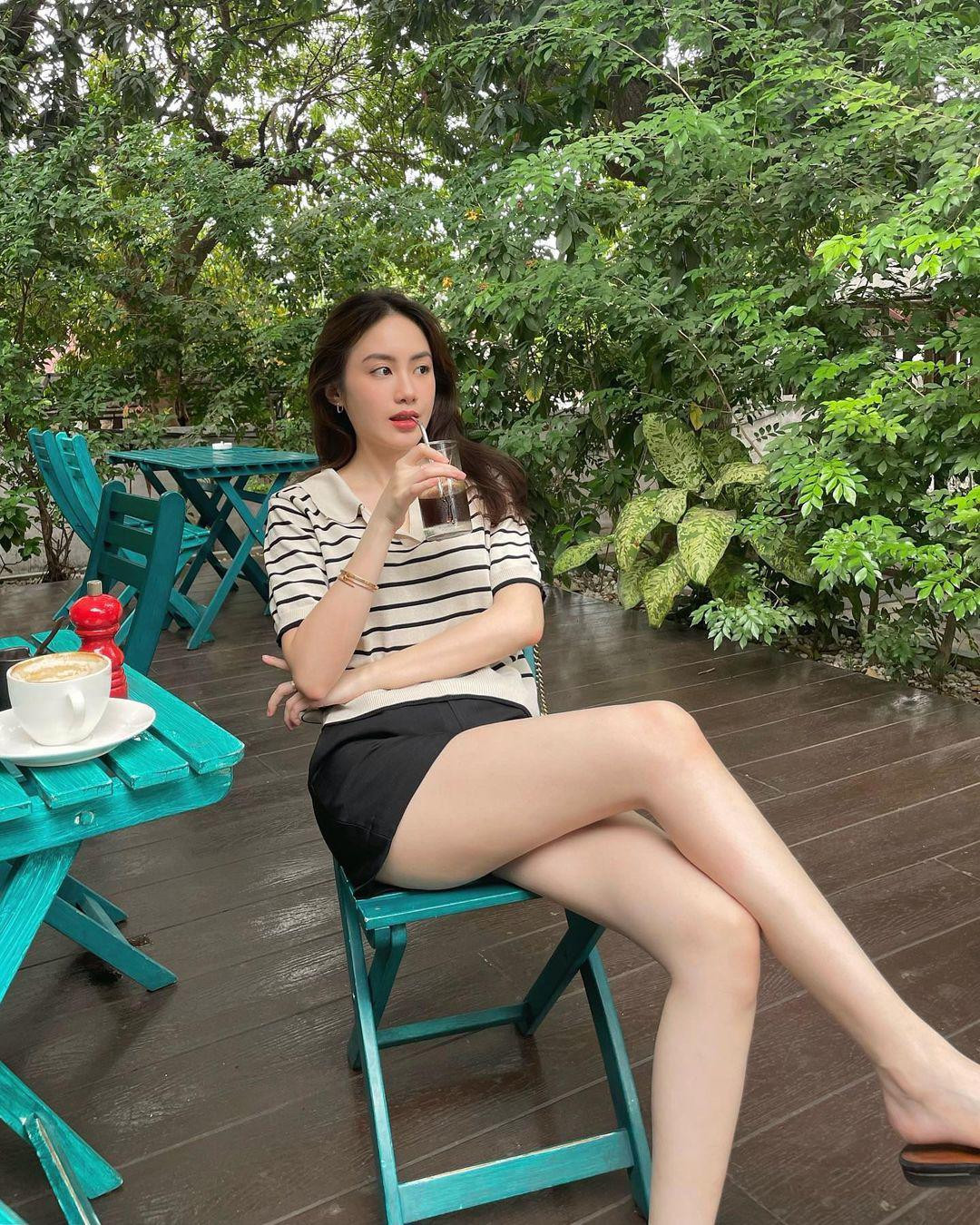 Hiện tại, người đẹp đang kinh doanh thời trang, sở hữu hơn 766 nghìn người theo dõi lên trang cá nhân.