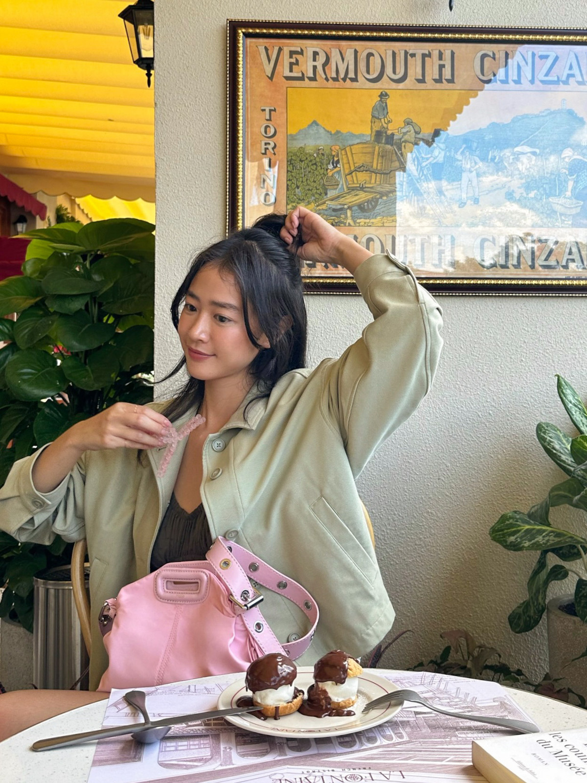 Nàng hot girl Việt được biết đến là người mẫu, diễn viên tự do hoạt động chủ yếu tại TP HCM.