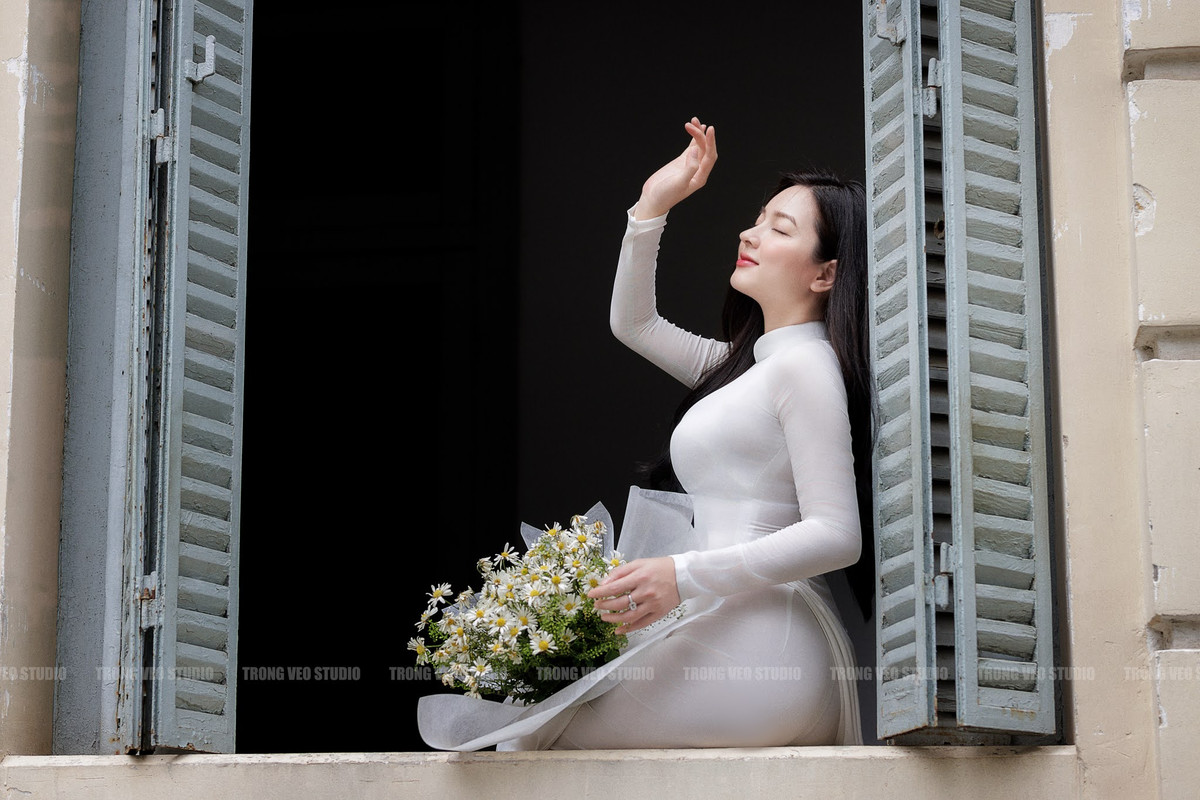 Lê Vũ Quỳnh Trâm, sinh năm 1995 là hot girl từng nổi tiếng nhờ hình ảnh diện áo dài đẹp ngất ngây.