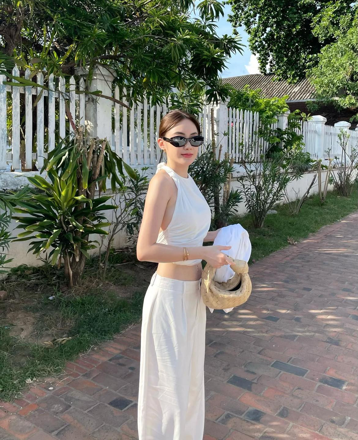 Trong các hoạt động đời thường, hot girl gốc Việt luôn cố gắng xuất hiện với hình ảnh trẻ trung, phù hợp với lứa tuổi.