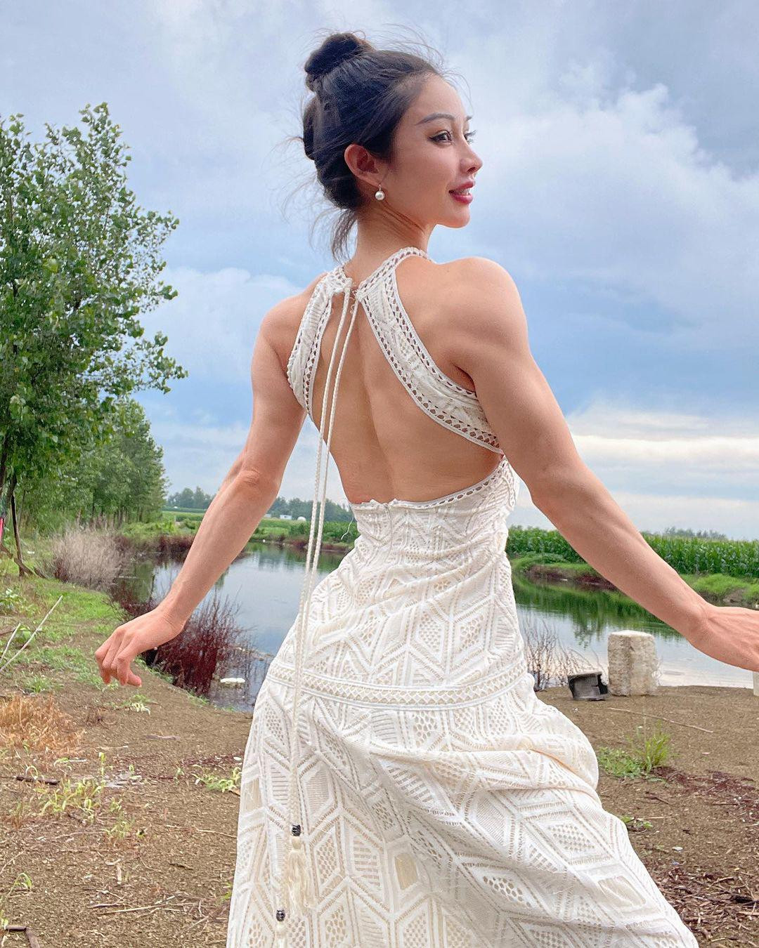 Cùng với dáng vóc ngày càng trở nên săn chắc, cô Yuan cũng thu hút ngày càng nhiều người quan tâm theo dõi trên mạng xã hội.