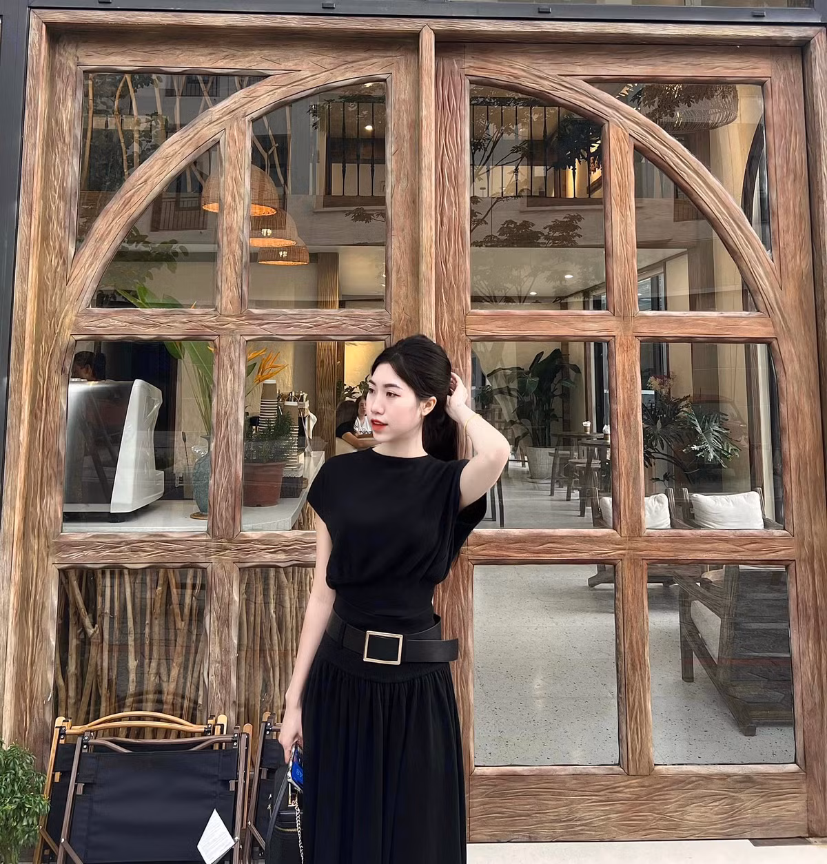 Em gái Văn Toàn được khen ngợi nhờ sở hữu vóc dáng chuẩn, gợi cảm. Ảnh: FBNV