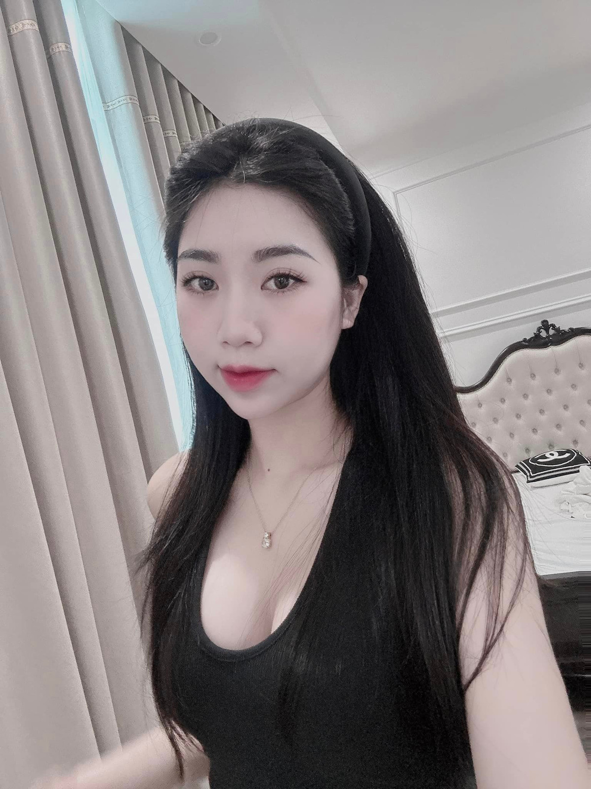  Em gái Nguyễn Văn Toàn tên là Nguyễn Thị Nụ, SN 1997, hiện sống cùng bố mẹ ở Hải Dương.