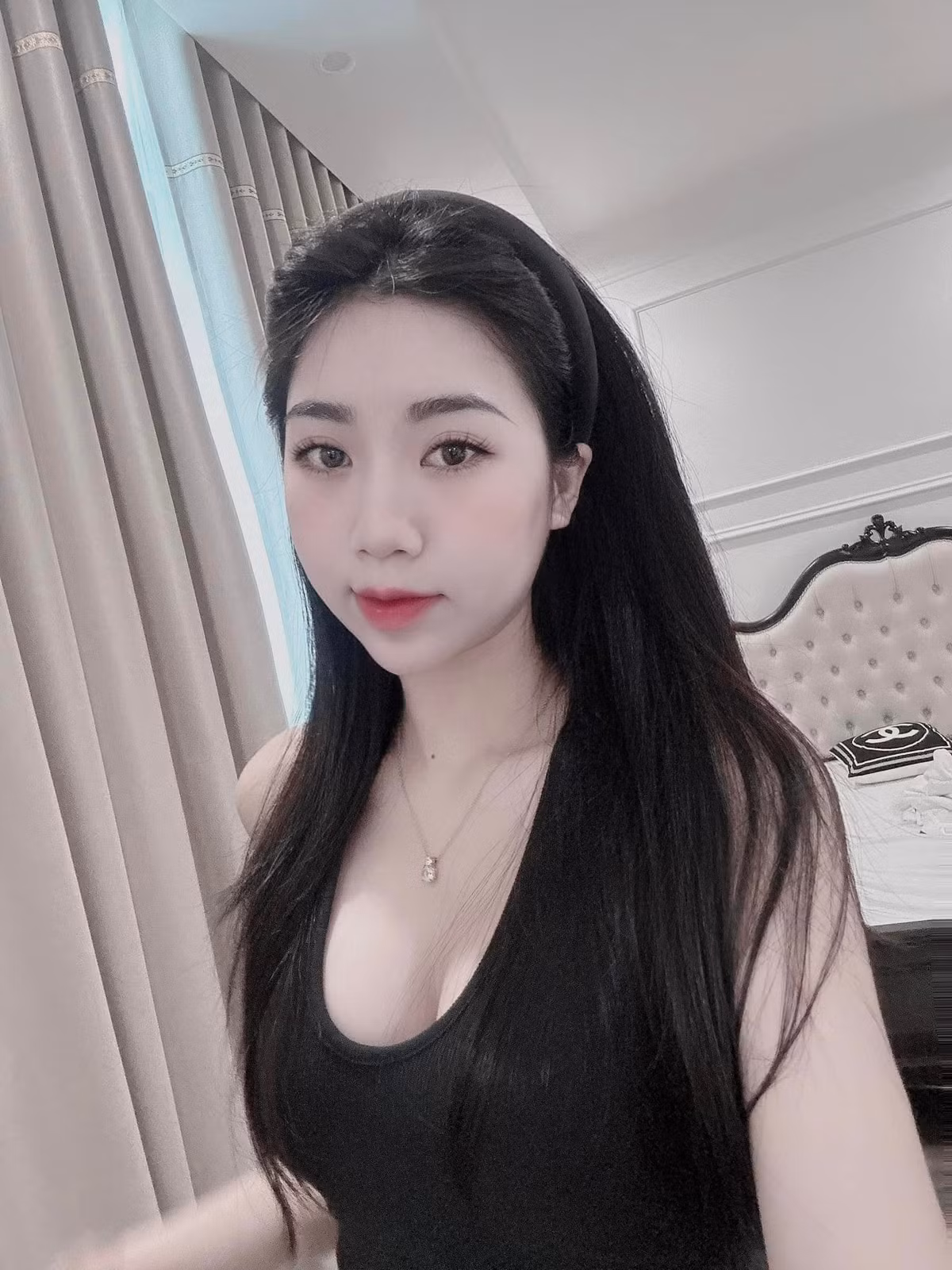  Em gái Nguyễn Văn Toàn tên là Nguyễn Thị Nụ, SN 1997, hiện sống cùng bố mẹ ở Hải Dương.