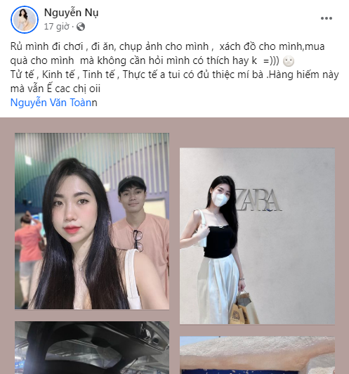 Mới đây, tranh thủ khi được nghỉ, tiền đạo Nguyễn Văn Toàn đưa 2 chị, em gái và các cháu đi chơi tại Hà Nội. Anh cũng chi tiền mua quà dành tặng cả nhà.