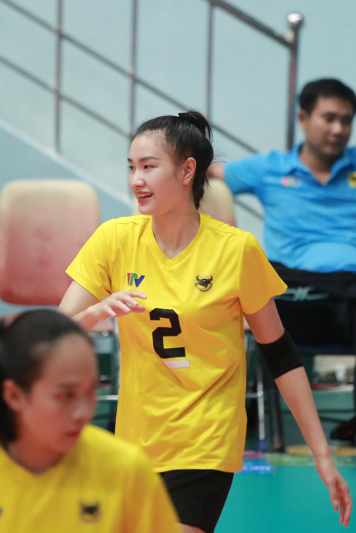 Đặng Thị Kim Thanh (SN 1999, Long An) cũng là người đẹp có tiếng của làng bóng chuyền Việt. Kim Thanh hiện là đội trưởng, phụ công nổi bật trong đội hình VTV Bình Điền Long An.