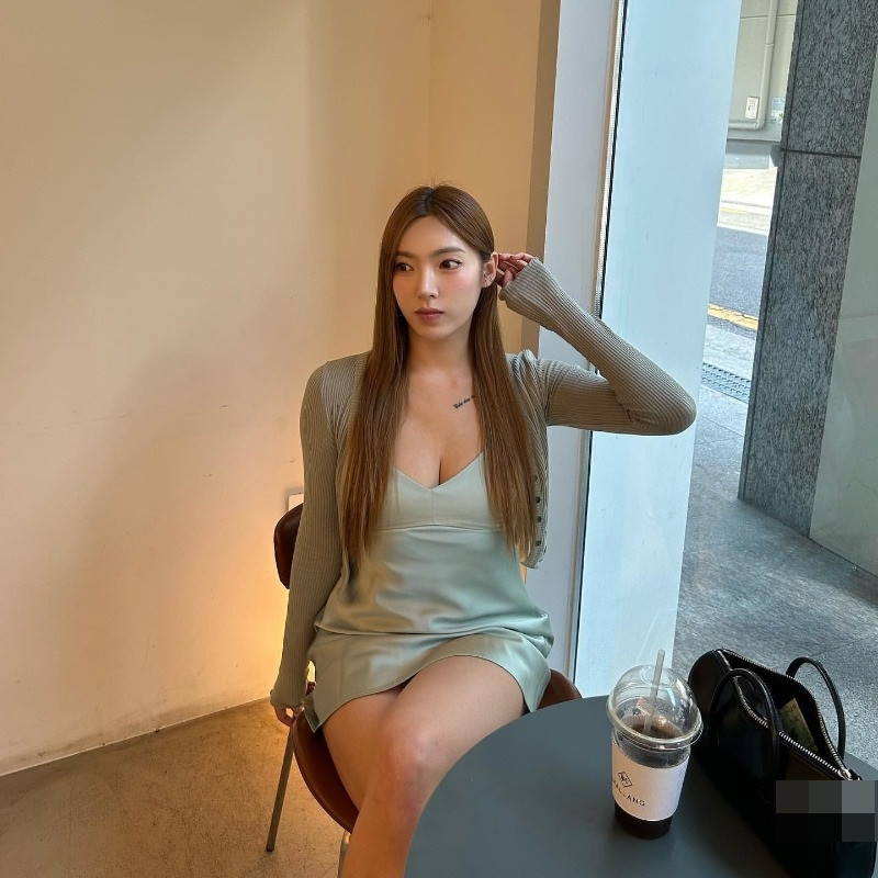 Hiện tại, người đẹp này vừa làm HLV pilates, vừa làm mẫu ảnh và là chủ một thương hiệu thời trang riêng.