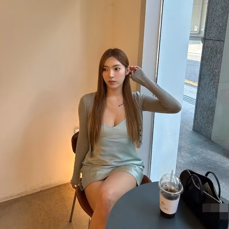 Hiện tại, người đẹp này vừa làm HLV pilates, vừa làm mẫu ảnh và là chủ một thương hiệu thời trang riêng.