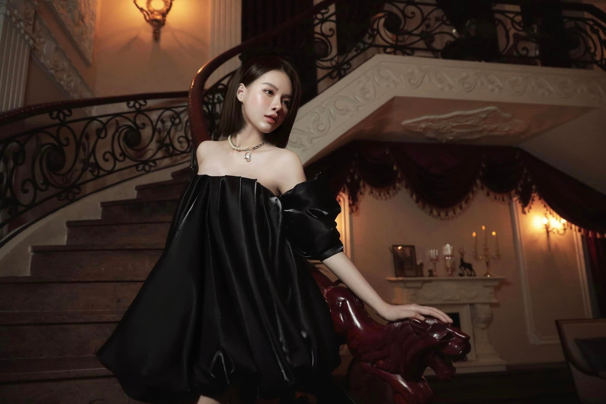 Theo đó cô nàng đã chi 300 triệu đồng để sang Hàn Quốc làm mũi lần thứ 2 vì không ưng với chiếc mũi từng sửa trước đó.