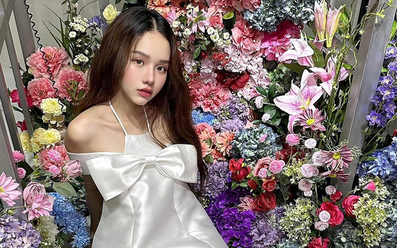 Huỳnh Hồng Ngọc yêu thích những mẫu đầm công chúa có phom dáng xoè nhẹ nhàng và tôn được làn da mịn màng của cô tối đa.