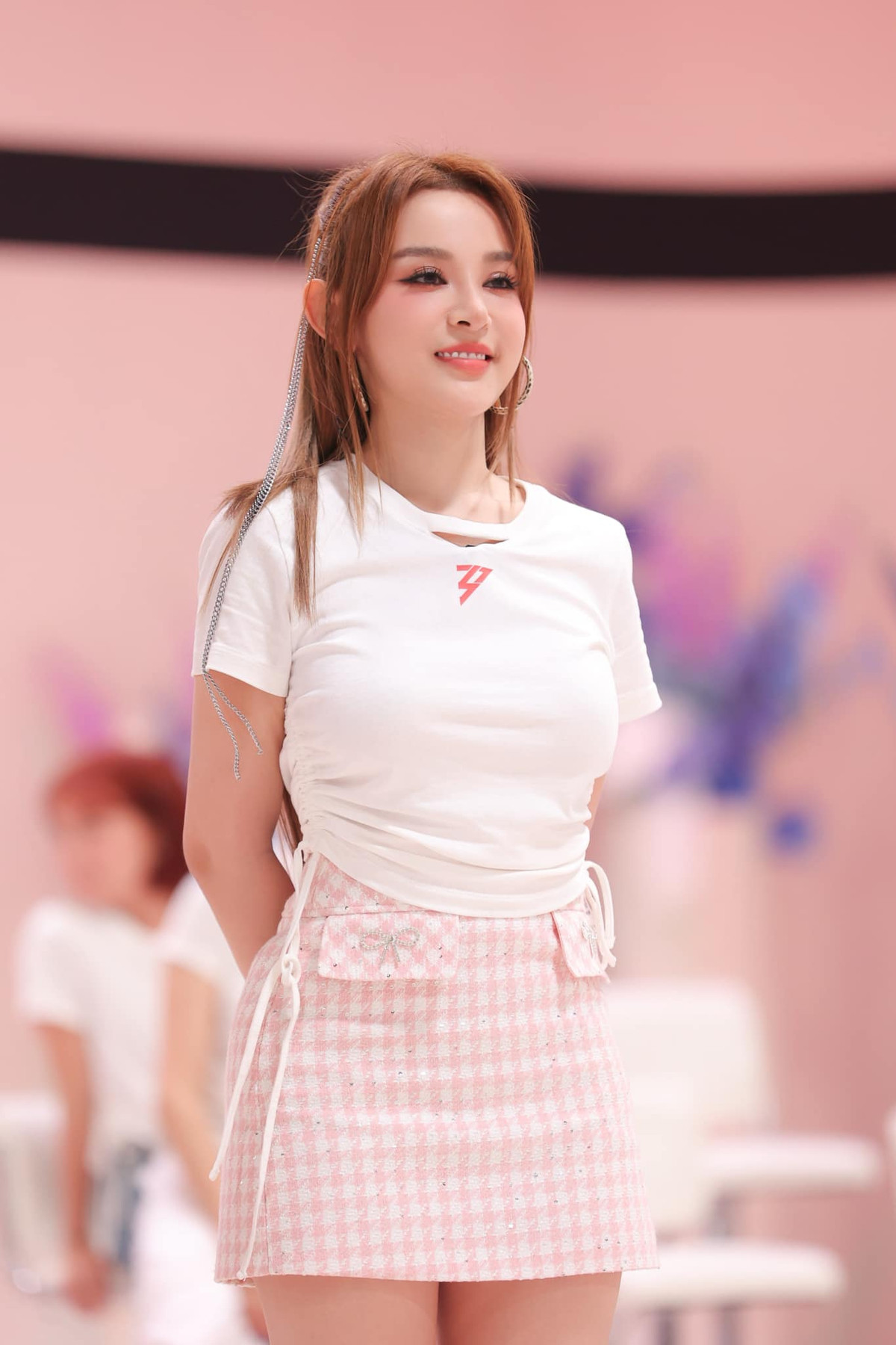 Chính vì sở hữu combo này mà Huyền Baby xúng xính với phong cách thời trang teen hay mặn mà, quý tộc nào cũng hợp.