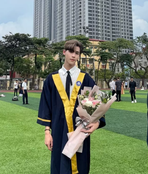 Đoạn clip dạy học của Cảnh gây sốt trên MXH, chỉ vỏn vẹn 15 giây nhưng nhưng thu hút hàng triệu lượt xem.