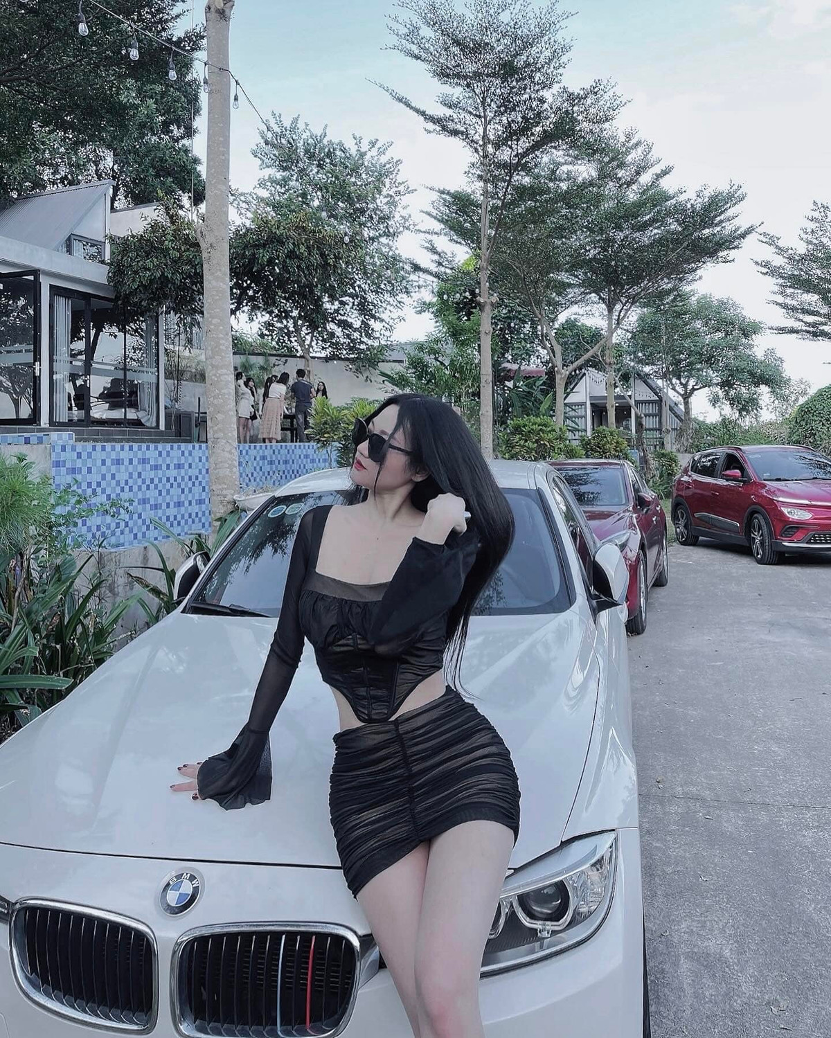 Sau màn "lột xác", hot girl Quảng Ninh sở hữu vóc dáng hình chữ S cùng số đo 3 vòng 89-59-93 cm.