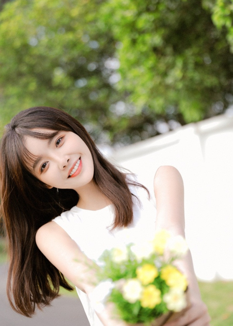 Hot girl xứ Trung này không những xinh đẹp có khuôn mặt baby dễ thương.