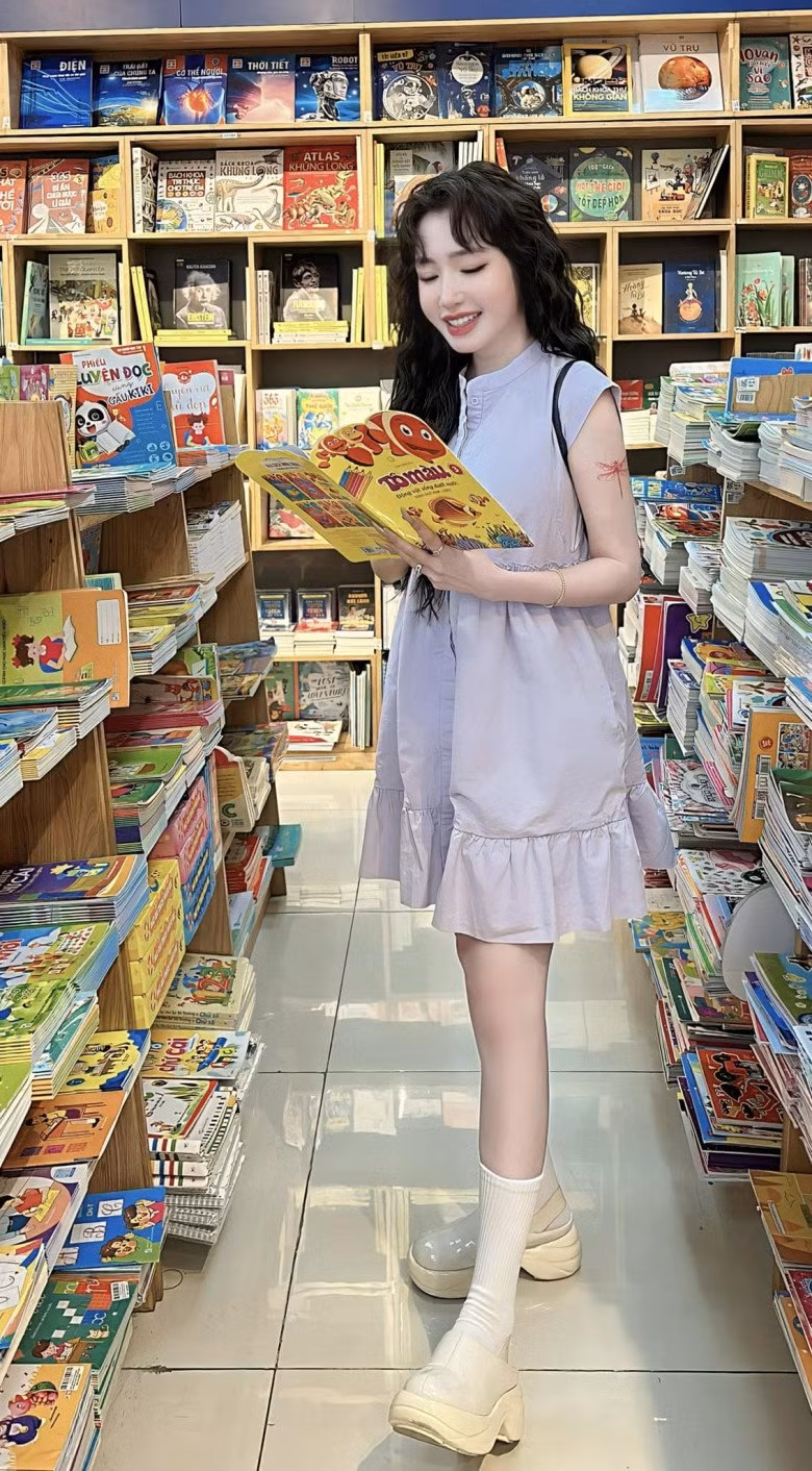 Elly Trần đã chuyển hướng dần sang kinh doanh và làm mẫu thời trang.