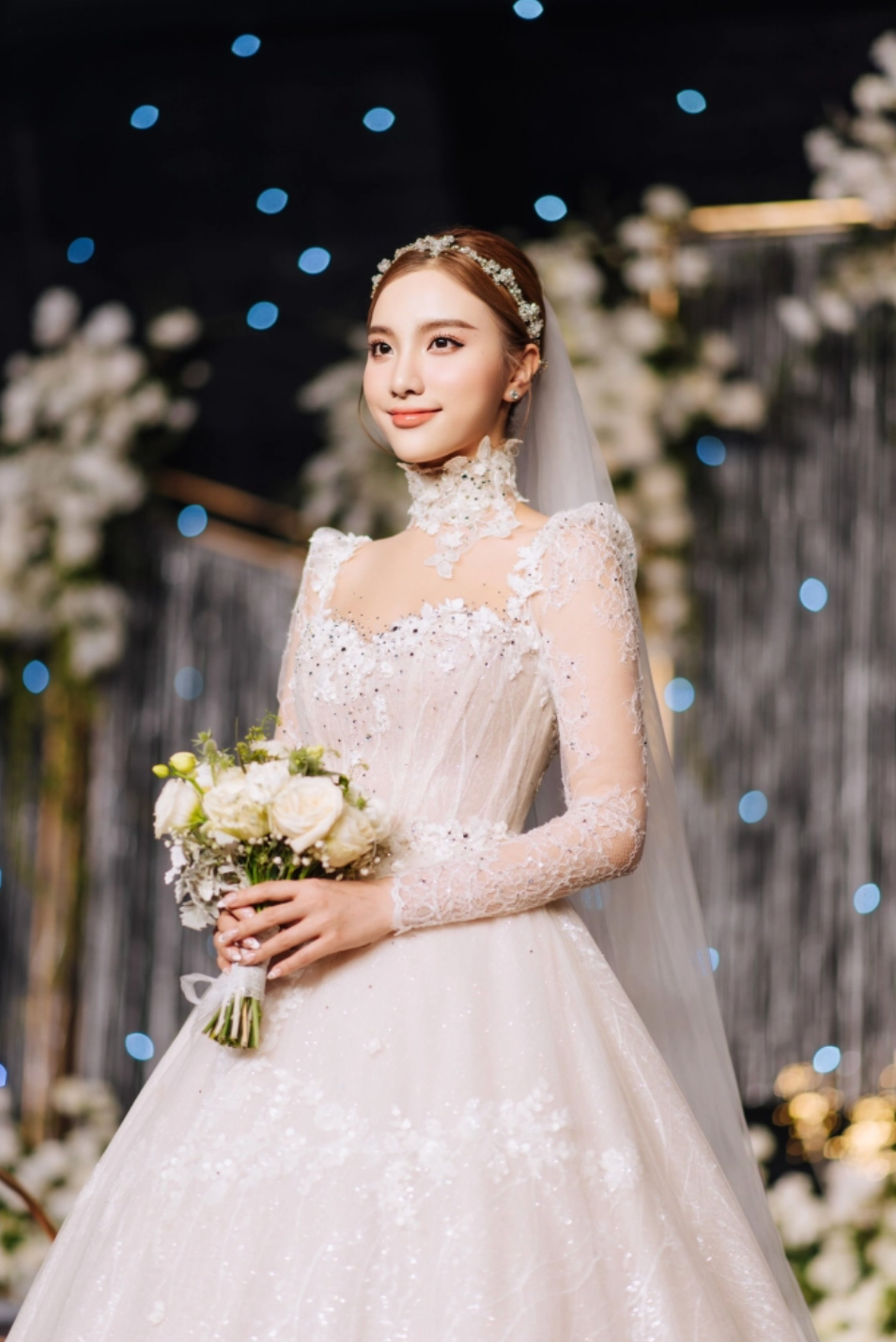 Được biết, chồng của Hạnh Sino không hoạt động trong lĩnh vực nghệ thuật. Ảnh: FBNV