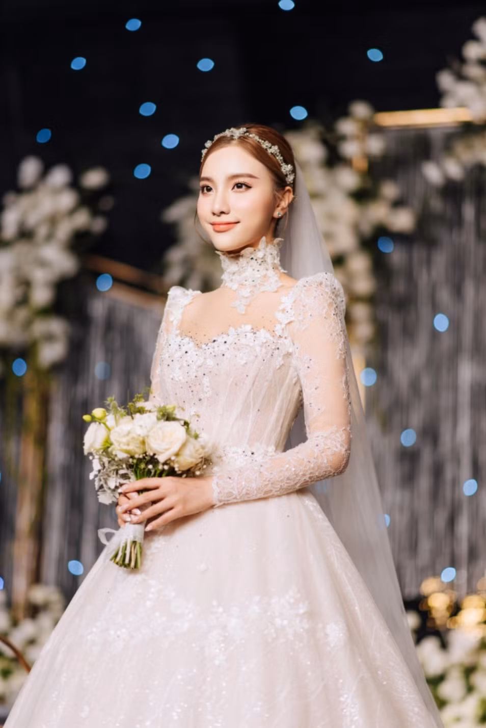 Được biết, chồng của Hạnh Sino không hoạt động trong lĩnh vực nghệ thuật. Ảnh: FBNV