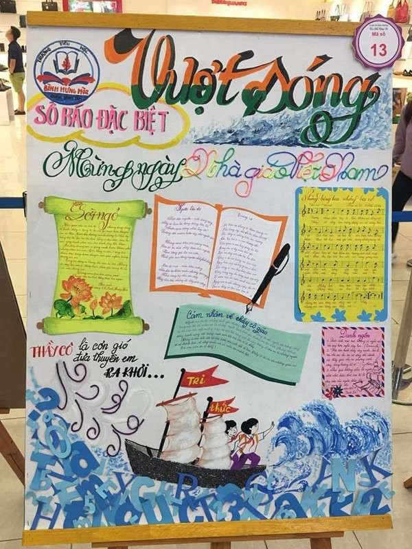 Chắc hẳn ai cũng còn nhớ không khí háo hức ngồi cậm cụi tô vẽ, viết cảm nghĩ của mình lên những trang báo tường để được nói hết tiếng lòng, gửi gắm đến “người lái đò”.