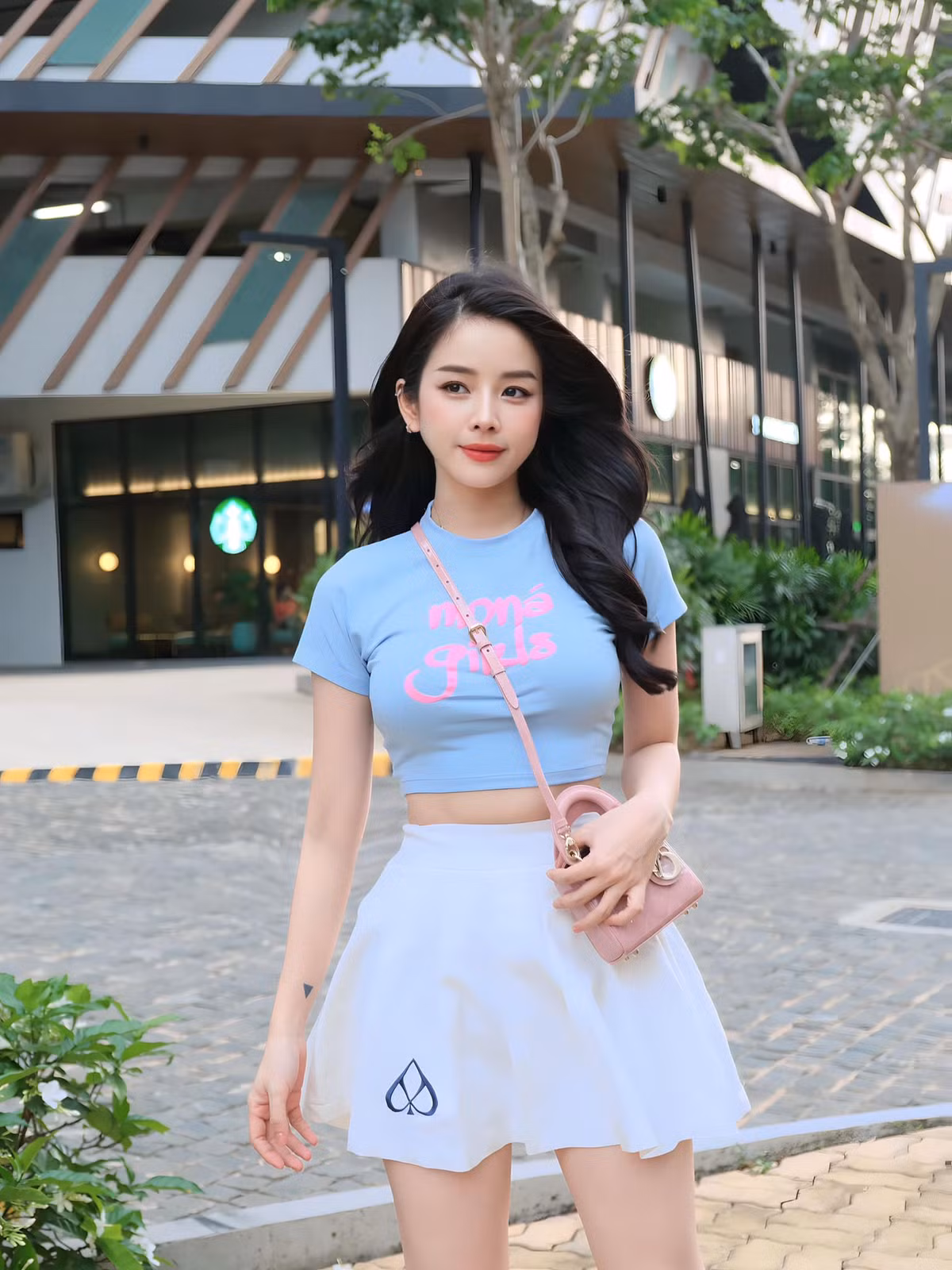 Loạt khoảnh khắc này của Mie nhận được vô vàn lời khen từ cư dân mạng.