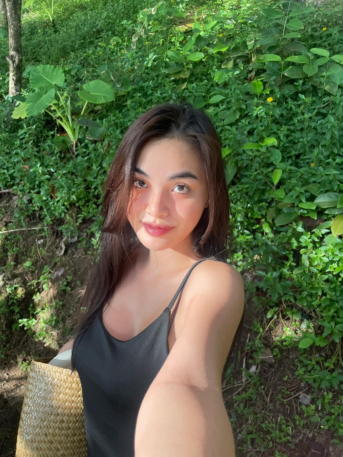 Một điểm không hề thay đổi ở Hoàng Kim là cô nàng luôn thể hiện vẻ đẹp căng tràn sức sống trong mỗi bức ảnh.