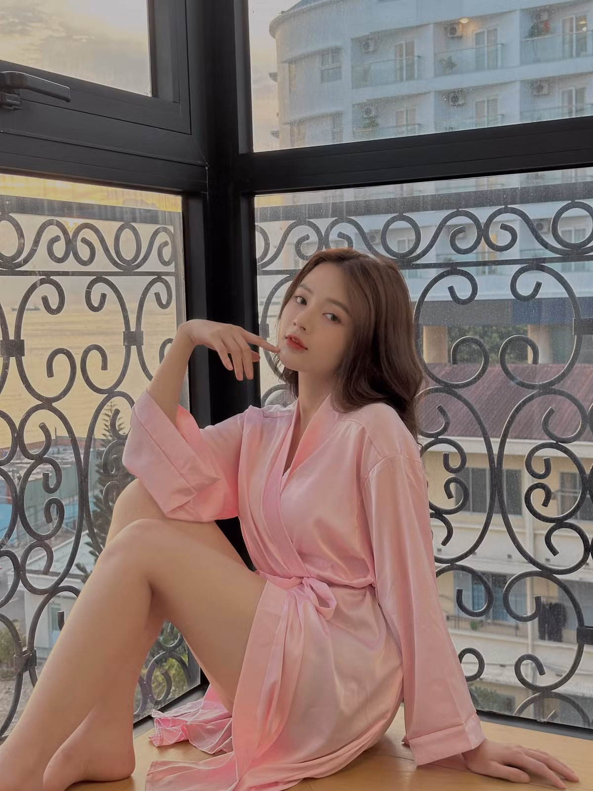 Nhan sắc của "hot girl ảnh thẻ" sau gần 10 năm được biết đến cũng có sự thay đổi ngoạn mục.