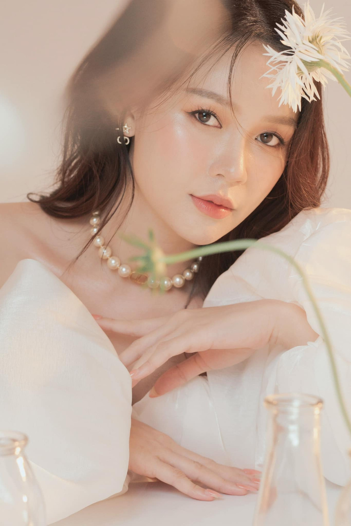 Dù đã thoải mái xuất hiện trước công chúng nhưng Sam quyết giấu kín danh tính ông xã.