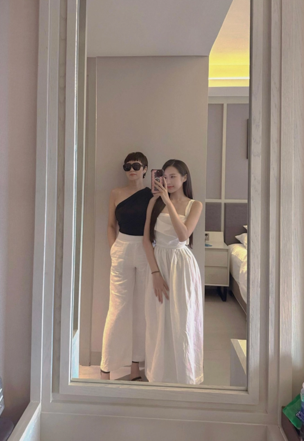 Bà từng cùng Văn Hậu đến xem show diễn thời trang mà Hải My làm vedette.