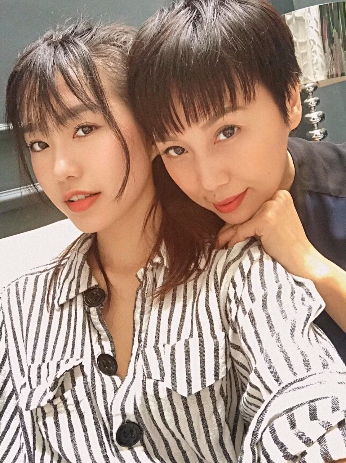 Mẹ Doãn Hải My cũng thường xuyên theo dõi các trận thi đấu của đội tuyển Việt Nam và có lần nhắc đến “con rể tương lai” trên mạng xã hội.