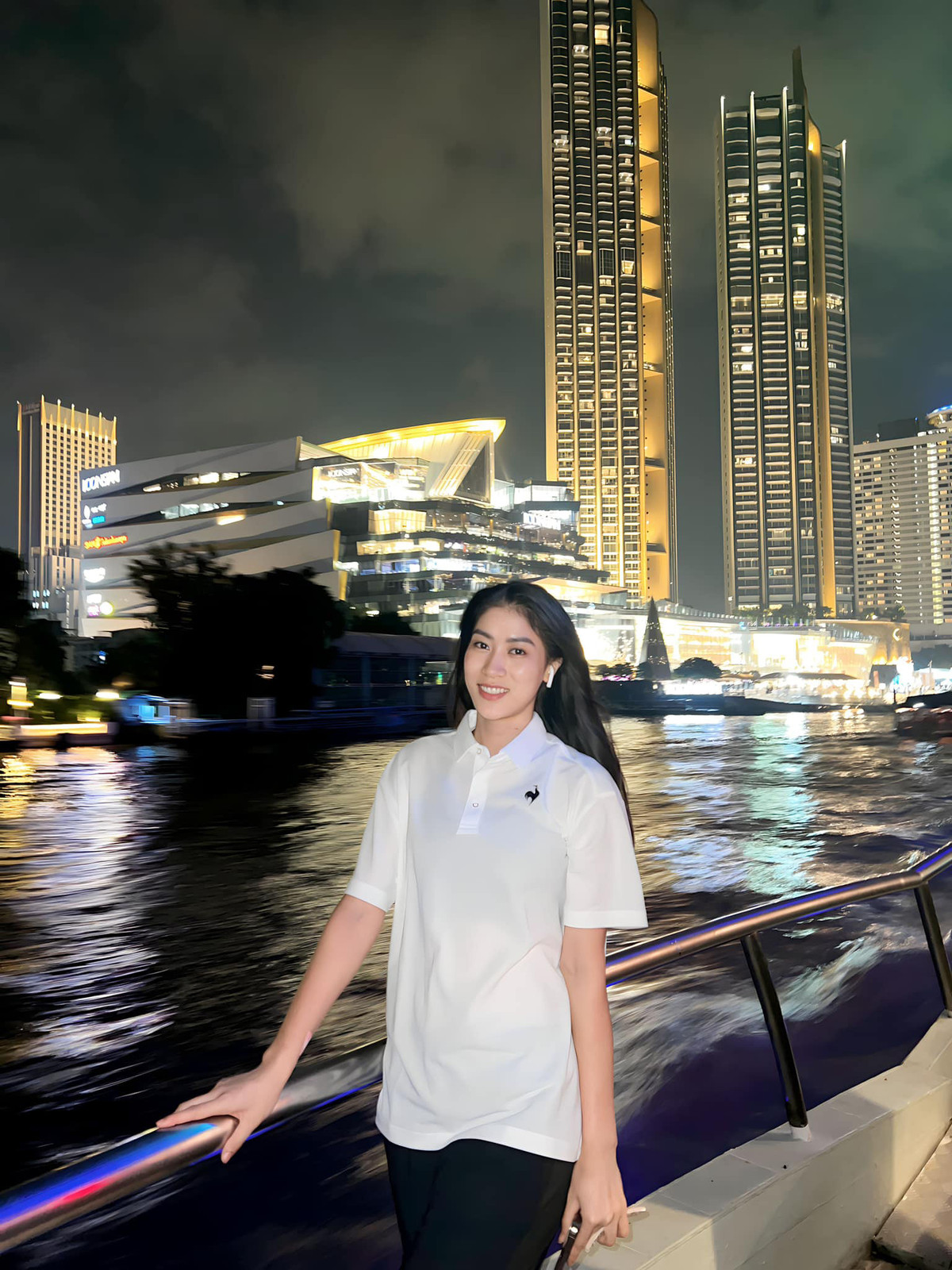 Kiều Trinh sở hữu chiều cao ấn tượng, gương mặt xinh đẹp. Ảnh: Tổng hợp