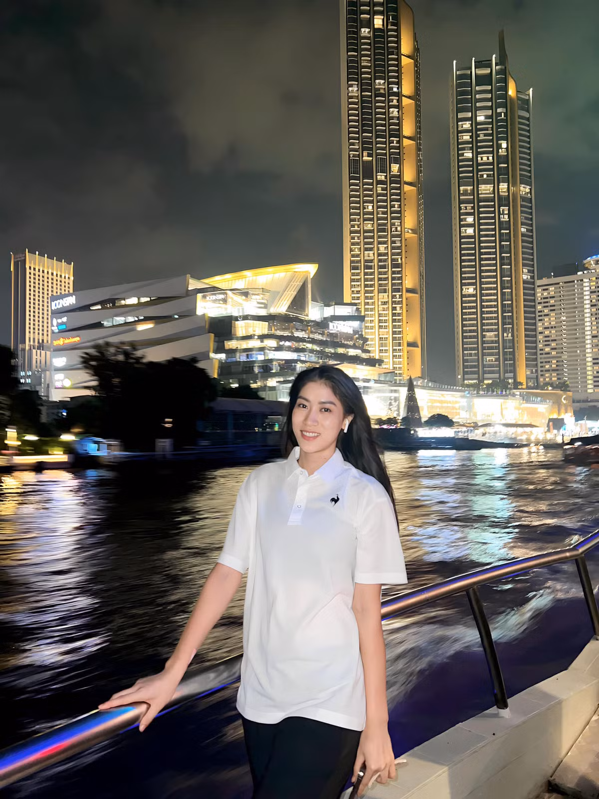 Kiều Trinh sở hữu chiều cao ấn tượng, gương mặt xinh đẹp. Ảnh: Tổng hợp