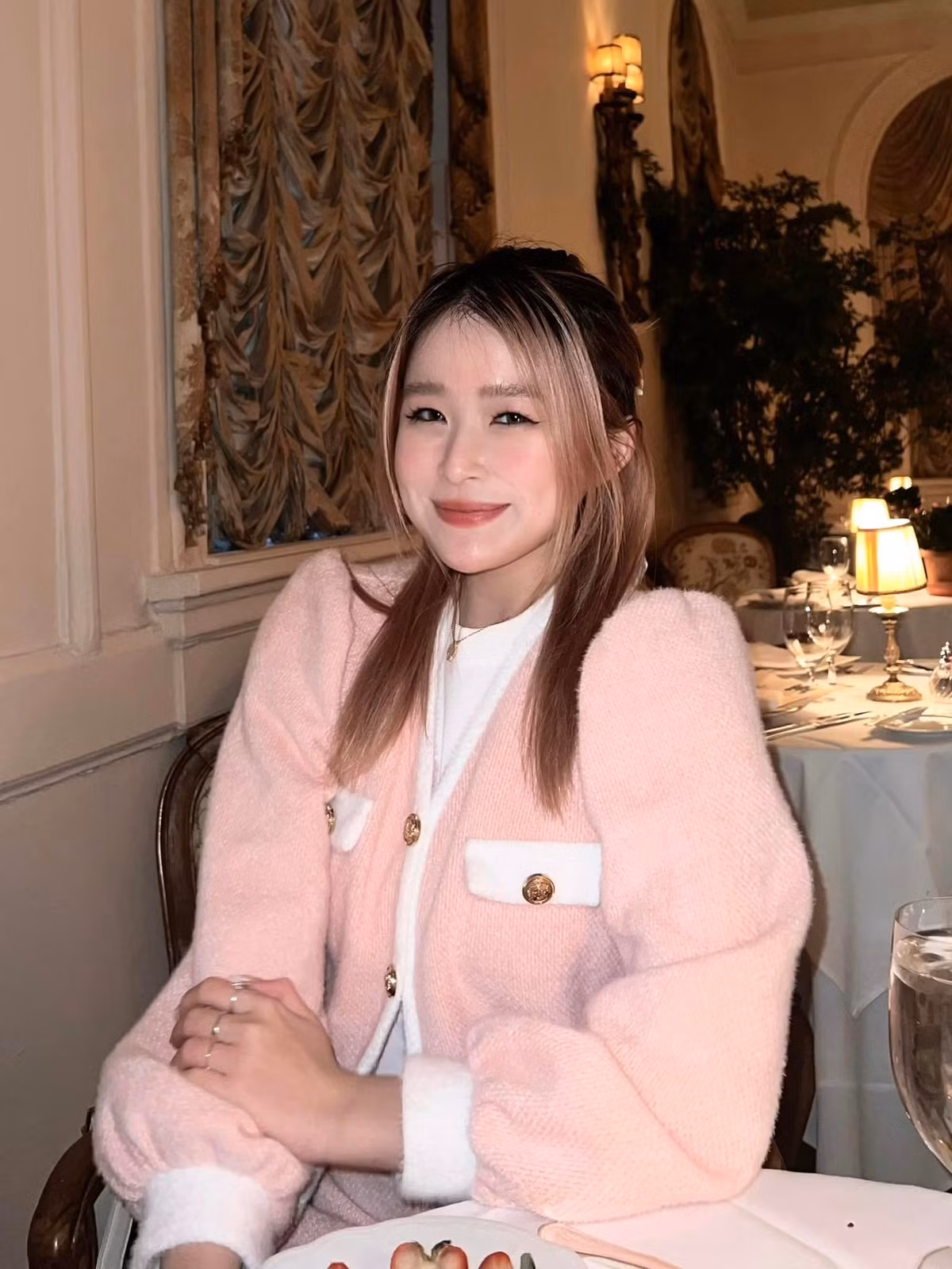 Vốn nổi tiếng là một trong những rich kid chịu chi, Chao luôn khiến cư dân mạng phải trầm trồ trước những hóa đơn tiền triệu, thậm chí lên đến hàng chục triệu đồng mỗi ngày.