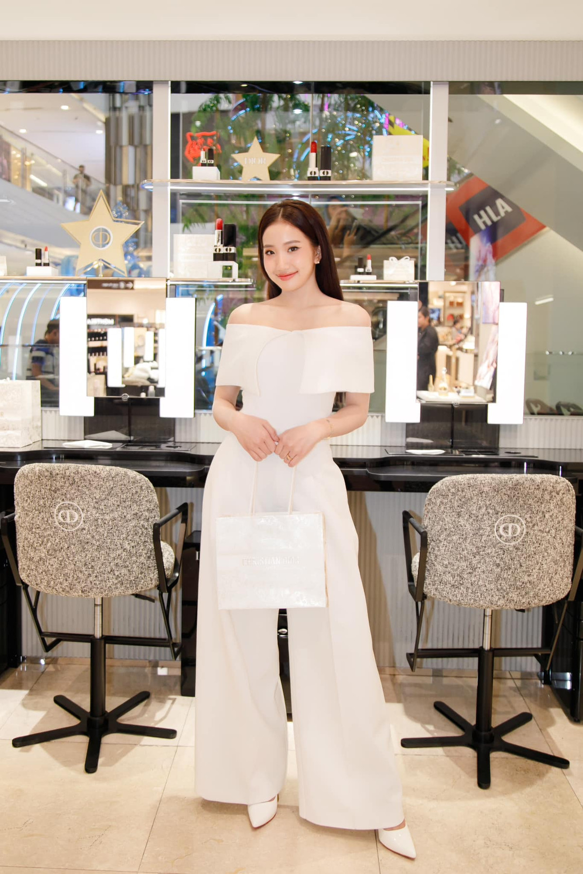 TikToker Khánh Huyền cũng thuộc top những hot girl có lượng theo dõi khủng nhất trên mạng xã hội với hơn 2,5 triệu.