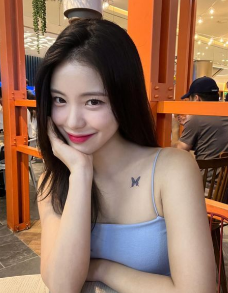 Người đẹp xứ Hàn còn tích cực tham gia vào các hoạt động khác như đóng quảng cáo, làm người mẫu.