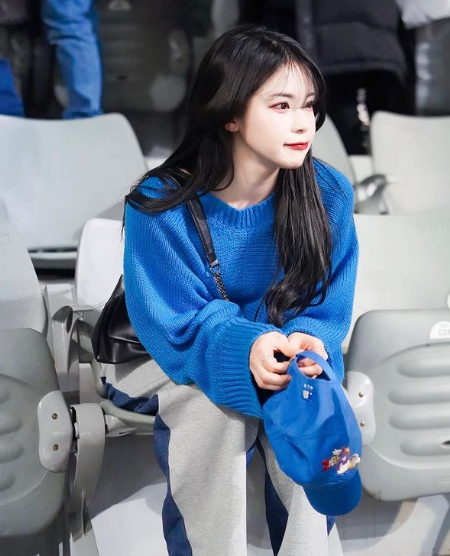 Trong nhiều năm qua, cô gái sinh năm 1999 vẫn luôn được mệnh danh là hoạt náo viên xinh đẹp nhất Hàn Quốc.