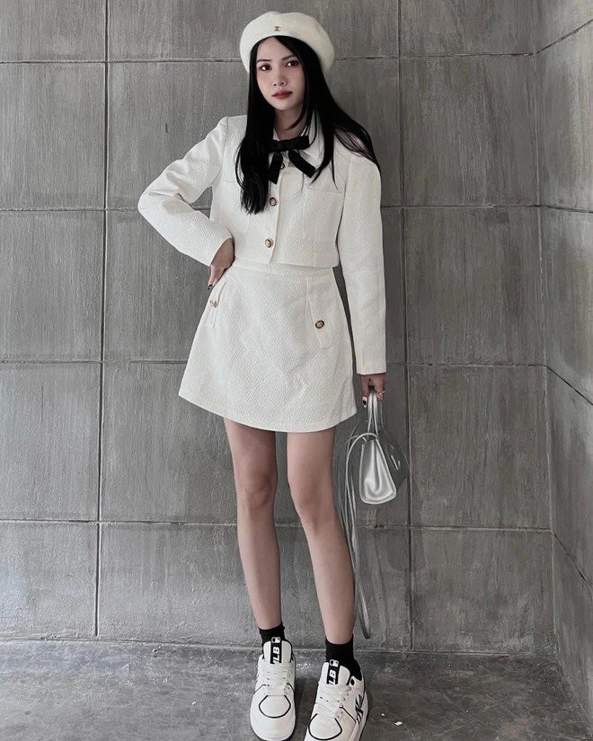 Ngoài công việc giảng dạy, cô còn là nhà sáng tạo tạo nội dung trên TikTok. Ảnh: Tổng hợp