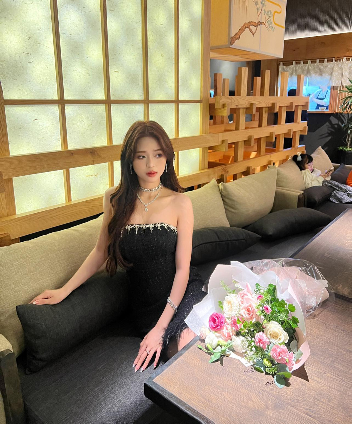 Cô nàng sở hữu gương mặt đẹp và vóc dáng nóng bỏng.