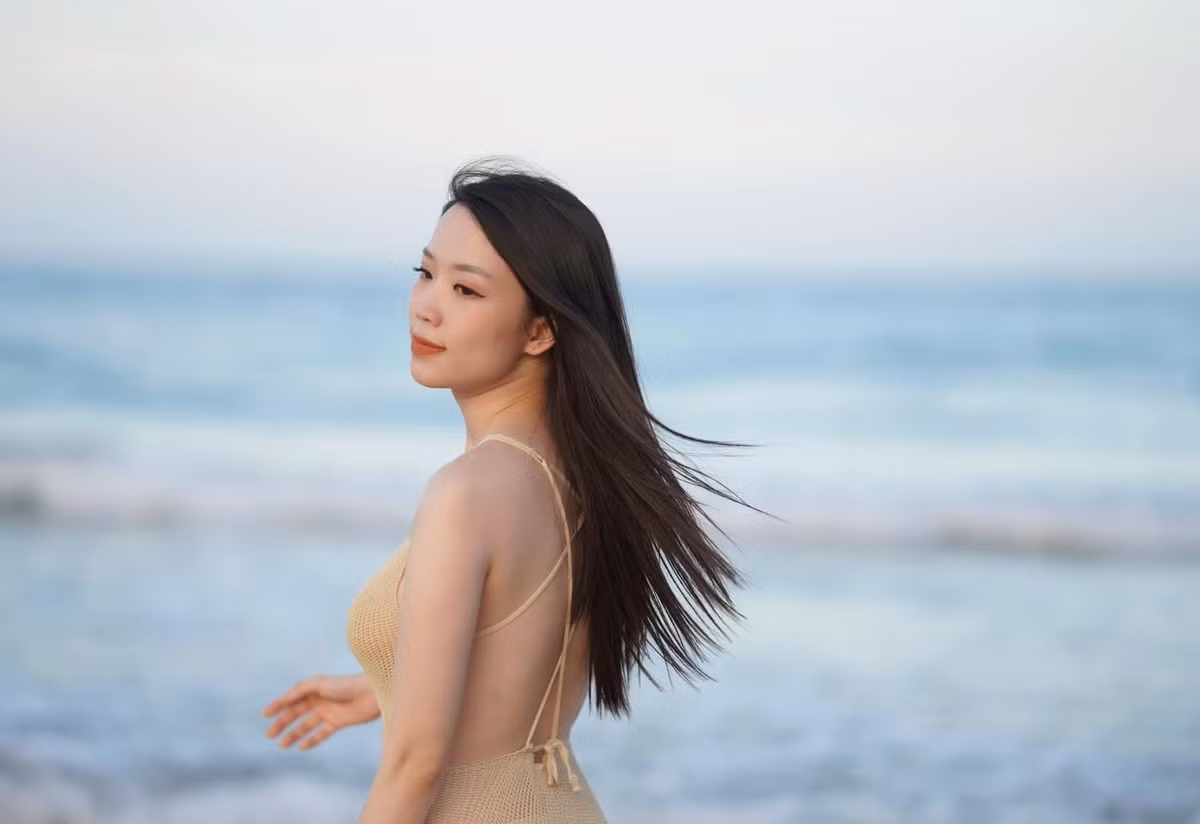 Khác với hình ảnh kín đáo khi dẫn sóng, ở ngoài đời, Hải Yến có gu ăn mặc đa dạng với nhiều phong cách khác nhau.