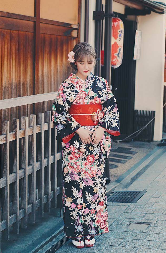 Sau hơn 8 năm kết hôn, Mai Phương và Trần Ngọc đã có chung một nhóc tì kháu khỉnh tên Hi.