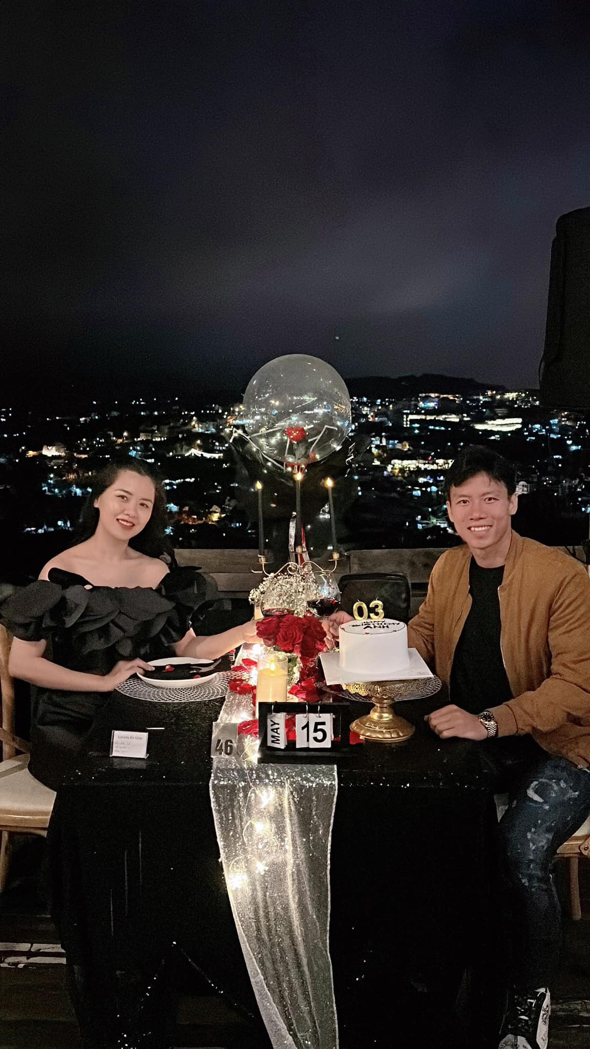 Hậu vệ gốc Nghệ An cũng đã lên kế hoạch tuần tới sẽ đón vợ con vào Bình Dương chơi, tham quan đội bóng mới và xem anh thi đấu.