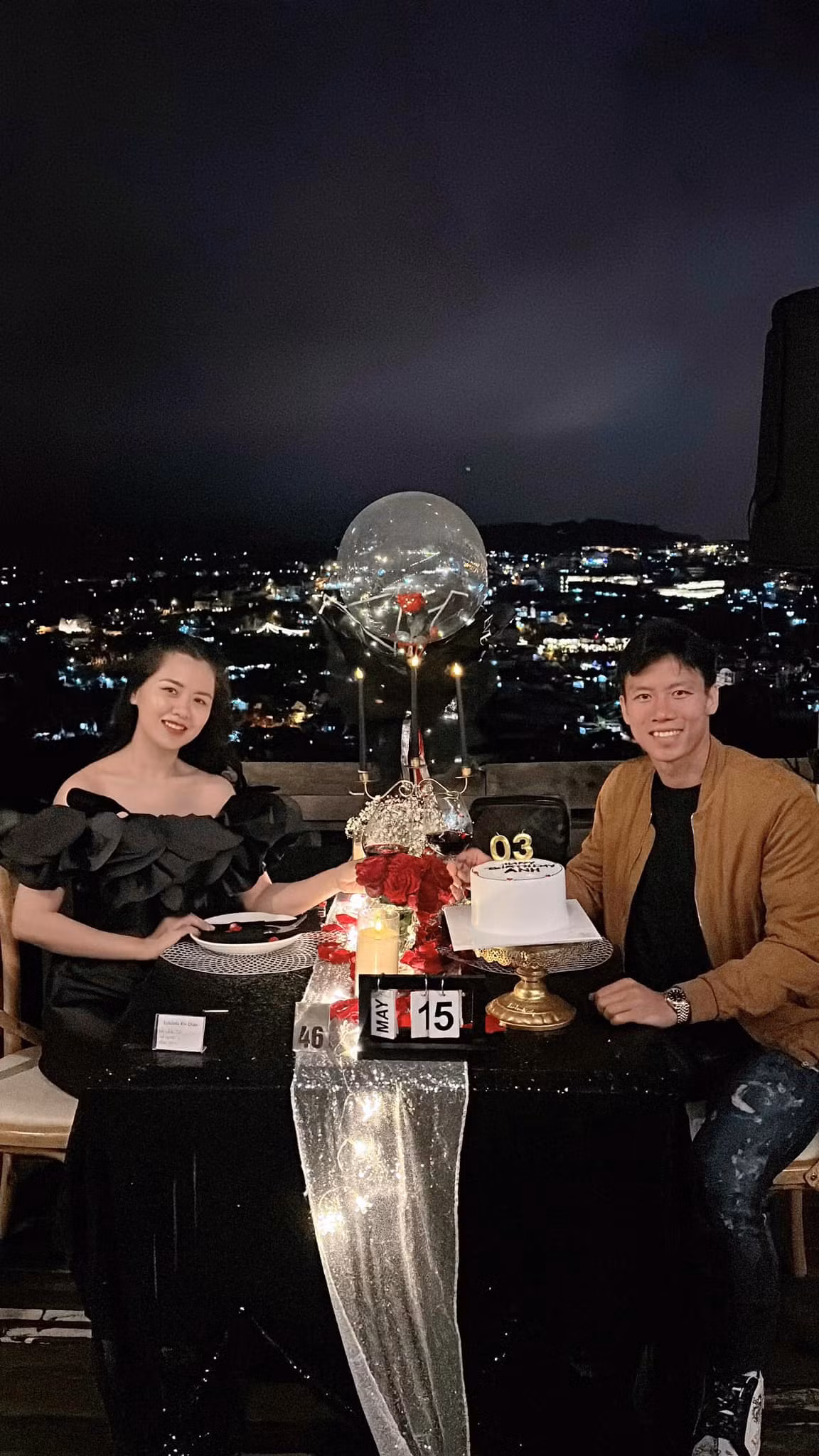 Hậu vệ gốc Nghệ An cũng đã lên kế hoạch tuần tới sẽ đón vợ con vào Bình Dương chơi, tham quan đội bóng mới và xem anh thi đấu.