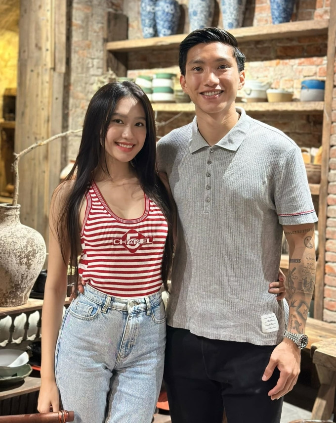 Trước thềm đám cưới diễn ra, mọi thông tin và hình ảnh của Đoàn Văn Hậu và Doãn Hải My nhận được sự quan tâm lớn từ người hâm mộ.