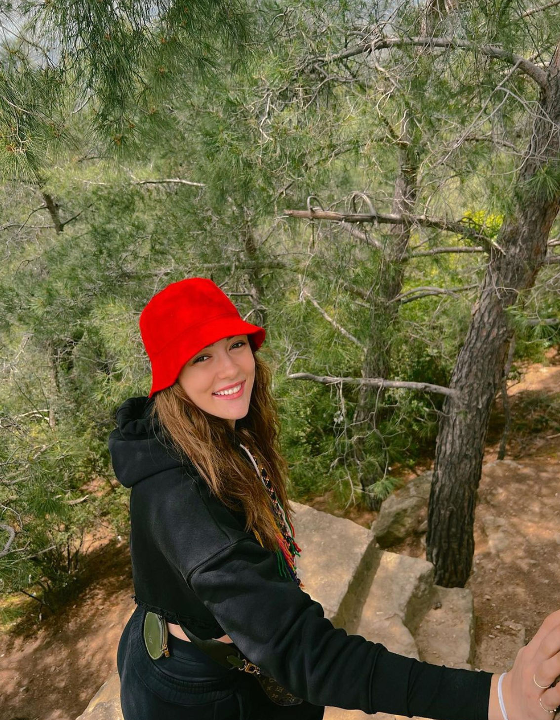 Vẻ ngoài khả ái giúp cô trở thành gương mặt ưa thích của các nhãn hàng.